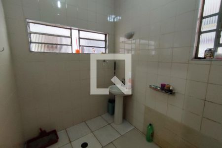 Casa à venda com 200m², 2 quartos e 1 vagaBanheiro 2