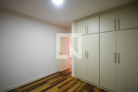 Apartamento à venda com 254m², 4 quartos e 4 vagas Apartamento à venda com 254m², 4 quartos e 4 vagasQuarto 1