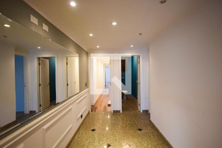 Hall de entrada de apartamento à venda com 4 quartos, 254m² em Vila Andrade, São Paulo