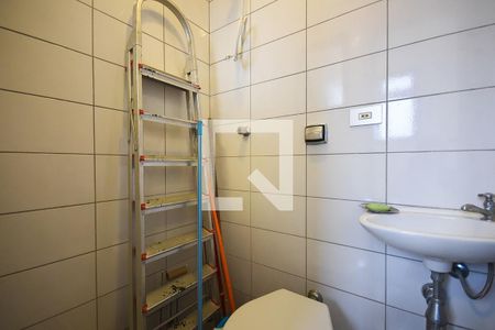 Apartamento à venda com 254m², 4 quartos e 4 vagas Apartamento à venda com 254m², 4 quartos e 4 vagasBanheiro de Serviço