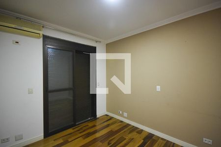 Apartamento à venda com 254m², 4 quartos e 4 vagas Apartamento à venda com 254m², 4 quartos e 4 vagasQuarto 1