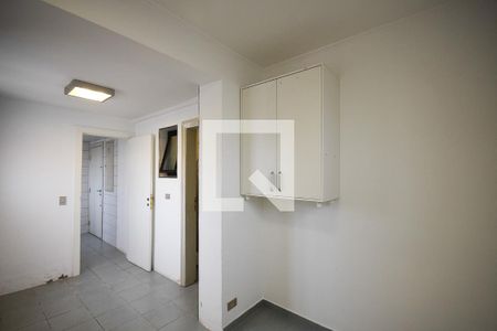 Apartamento à venda com 254m², 4 quartos e 4 vagas Apartamento à venda com 254m², 4 quartos e 4 vagasÁrea de serviço