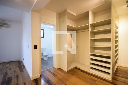 Apartamento à venda com 254m², 4 quartos e 4 vagas Apartamento à venda com 254m², 4 quartos e 4 vagasArmário da suíte 2