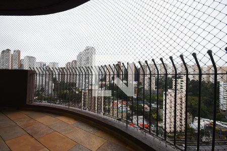 Apartamento à venda com 254m², 4 quartos e 4 vagas Apartamento à venda com 254m², 4 quartos e 4 vagasVaranda da suíte 1