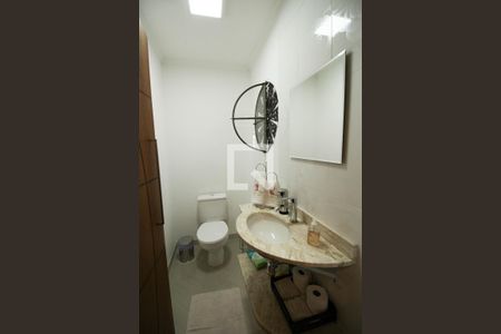 Lavabo de casa à venda com 3 quartos, 240m² em Vila Arriete, São Paulo