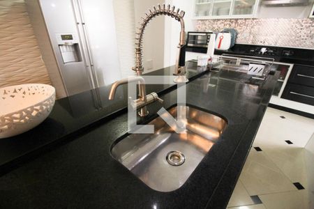 Casa à venda com 240m², 3 quartos e 2 vagas Casa à venda com 240m², 3 quartos e 2 vagasCozinha