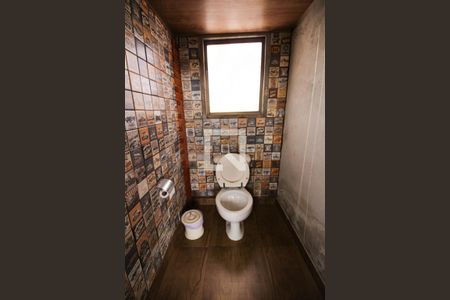 Casa à venda com 240m², 3 quartos e 2 vagas Casa à venda com 240m², 3 quartos e 2 vagasBanheiro 2