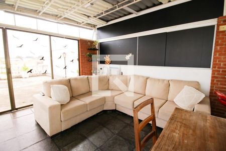 Casa à venda com 240m², 3 quartos e 2 vagas Casa à venda com 240m², 3 quartos e 2 vagasÁrea gourmet