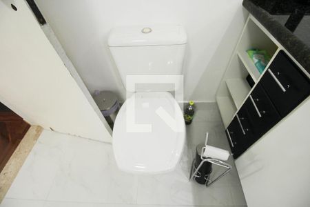 Casa à venda com 240m², 3 quartos e 2 vagas Casa à venda com 240m², 3 quartos e 2 vagasbanheiro