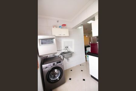 Casa à venda com 240m², 3 quartos e 2 vagas Casa à venda com 240m², 3 quartos e 2 vagasÁrea de Serviço