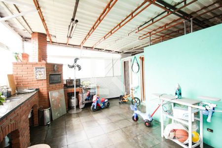 Casa à venda com 240m², 3 quartos e 2 vagas Casa à venda com 240m², 3 quartos e 2 vagasChurrasqueira