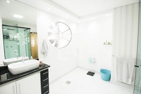 Casa à venda com 240m², 3 quartos e 2 vagas Casa à venda com 240m², 3 quartos e 2 vagasbanheiro