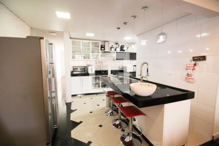 Casa à venda com 240m², 3 quartos e 2 vagas Casa à venda com 240m², 3 quartos e 2 vagasCozinha