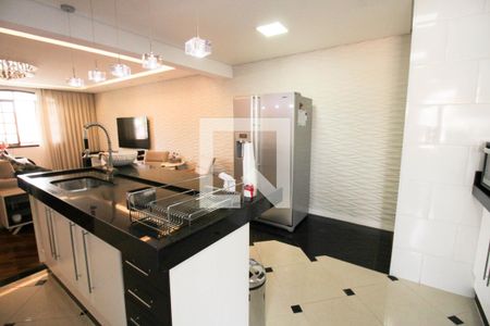 Casa à venda com 240m², 3 quartos e 2 vagas Casa à venda com 240m², 3 quartos e 2 vagasCozinha