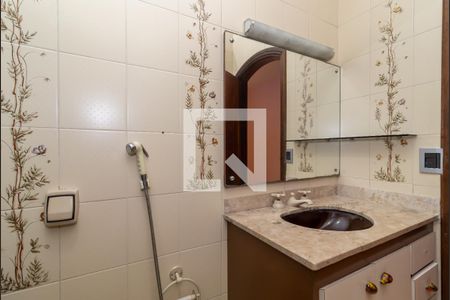 Casa à venda com 500m², 4 quartos e 3 vagasBanheiro da Suíte 2