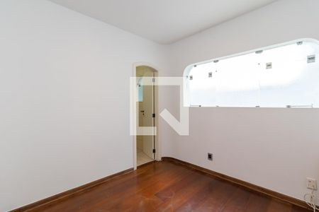 Casa à venda com 500m², 4 quartos e 3 vagasCopa
