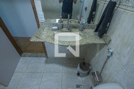 Apartamento à venda com 249m², 3 quartos e 2 vagas Apartamento à venda com 249m², 3 quartos e 2 vagasBanheiro social