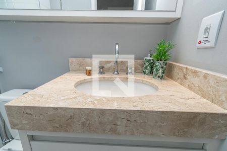 Apartamento para alugar com 96m², 3 quartos e 2 vagas Apartamento para alugar com 96m², 3 quartos e 2 vagasDetalhe Banheiro Corredor