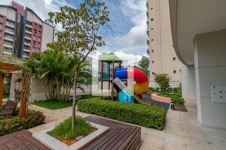 Apartamento para alugar com 96m², 3 quartos e 2 vagas Apartamento para alugar com 96m², 3 quartos e 2 vagasÁrea comum - Playground