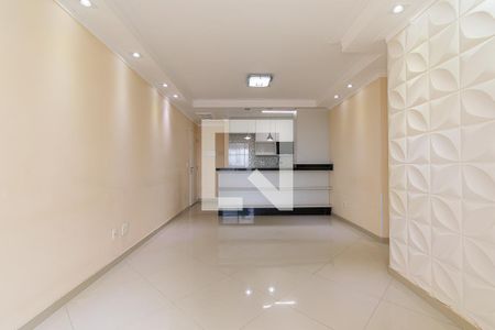 Sala de apartamento para alugar com 3 quartos, 75m² em Vila Paulo Silas, São Paulo