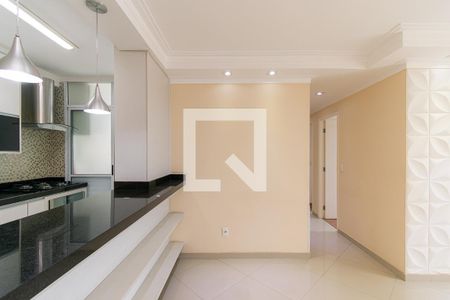 Sala de apartamento para alugar com 3 quartos, 75m² em Vila Paulo Silas, São Paulo