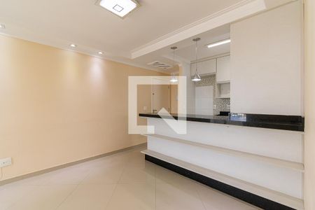 Sala de apartamento para alugar com 3 quartos, 75m² em Vila Paulo Silas, São Paulo