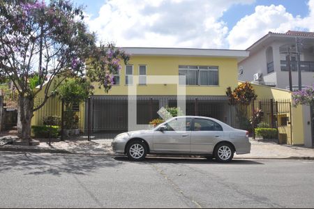 Casa à venda com 280m², 4 quartos e 6 vagasFachada