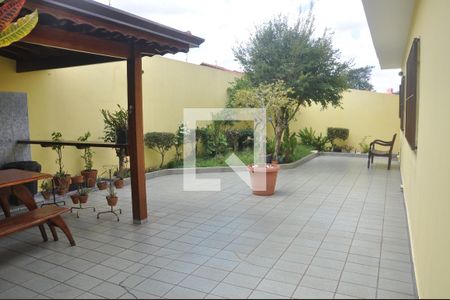 Casa à venda com 280m², 4 quartos e 6 vagasQuintal