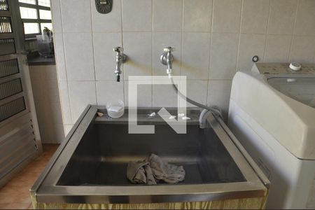 Casa à venda com 280m², 4 quartos e 6 vagasÁrea de Serviço