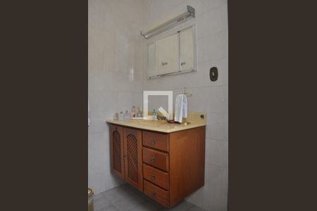 Casa à venda com 280m², 4 quartos e 6 vagasBanheiro