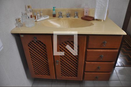 Casa à venda com 280m², 4 quartos e 6 vagasBanheiro