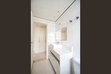 Apartamento à venda com 461m², 4 quartos e 3 vagasBanheiro da suíte 01