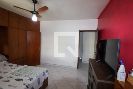Casa à venda com 350m², 4 quartos e 8 vagas Casa à venda com 350m², 4 quartos e 8 vagasQuarto Suíte