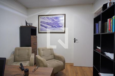 Sala de casa à venda com 4 quartos, 84m² em Navegantes, Porto Alegre