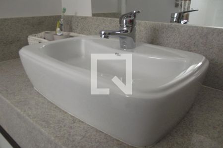 Casa à venda com 179m², 3 quartos e 2 vagasBanheiro da Suíte 2