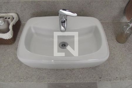 Casa à venda com 179m², 3 quartos e 2 vagasBanheiro da Suíte 2