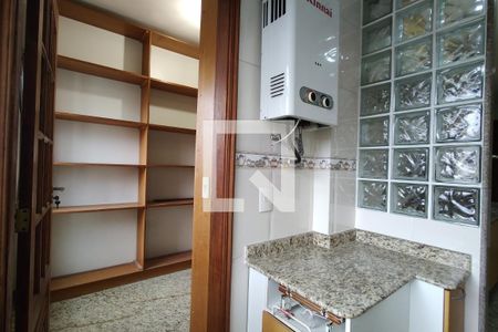 Apartamento à venda com 124m², 3 quartos e 2 vagas Apartamento à venda com 124m², 3 quartos e 2 vagasÁrea de Serviço