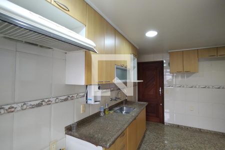 Apartamento à venda com 124m², 3 quartos e 2 vagas Apartamento à venda com 124m², 3 quartos e 2 vagasCozinha