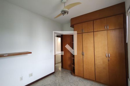 Apartamento à venda com 124m², 3 quartos e 2 vagas Apartamento à venda com 124m², 3 quartos e 2 vagasQuarto 3 - Armários