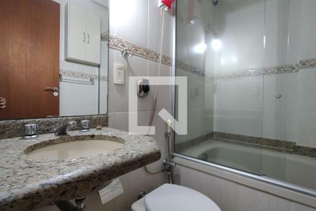 Apartamento à venda com 124m², 3 quartos e 2 vagas Apartamento à venda com 124m², 3 quartos e 2 vagasBanheiro Social