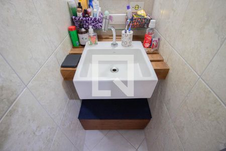 Banheiro Suíte 1 de casa de condomínio à venda com 2 quartos, 70m² em Vila Jacuí, São Paulo