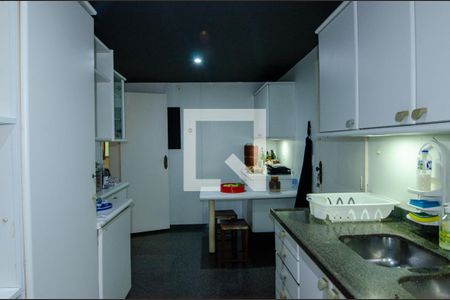 Apartamento à venda com 180m², 3 quartos e 2 vagas