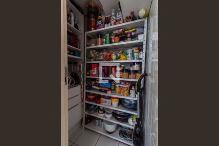 Dispensa de apartamento à venda com 2 quartos, 79m² em Vila Suzana, São Paulo