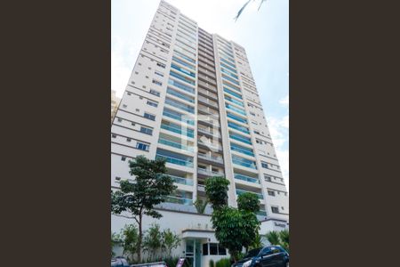 Apartamento à venda com 131m², 3 quartos e 3 vagas Apartamento à venda com 131m², 3 quartos e 3 vagasFachada e portaria