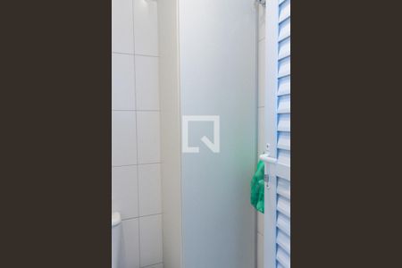 Apartamento à venda com 131m², 3 quartos e 3 vagas Apartamento à venda com 131m², 3 quartos e 3 vagasBanheiro de serviço - Armários