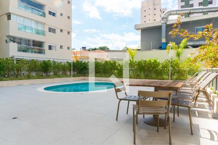 Apartamento à venda com 131m², 3 quartos e 3 vagas Apartamento à venda com 131m², 3 quartos e 3 vagasÁrea comum - Piscina