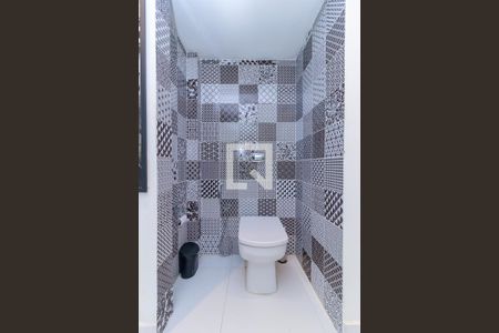 Casa à venda com 350m², 4 quartos e 3 vagasBanheiro da Suíte 1