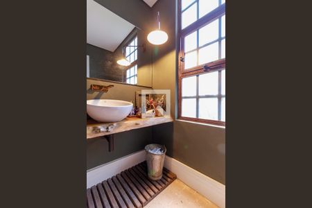 Casa à venda com 350m², 4 quartos e 3 vagasLavabo