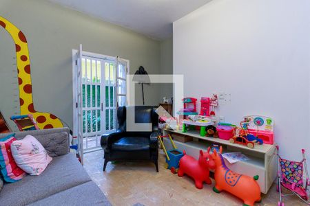 Casa à venda com 350m², 4 quartos e 3 vagasSuíte 2