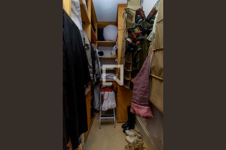 Casa à venda com 350m², 4 quartos e 3 vagasCloset da suíte 1